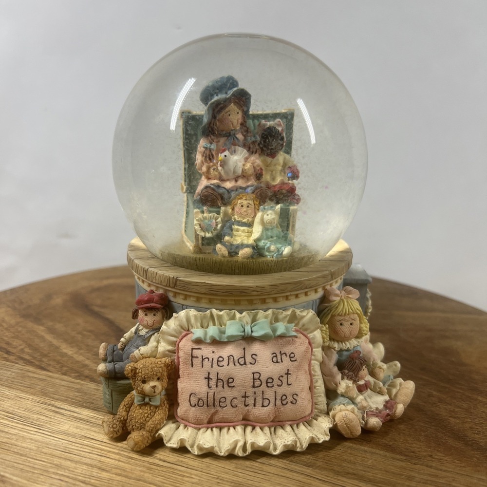 Heart Tugs "Friends Are the Best Collectibles"‎ Musical Snow Globe – Excellent
